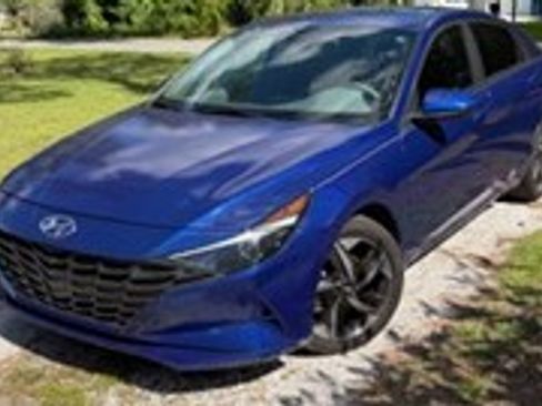 Used 2023 Hyundai Elantra SEL w/ Convenience Package FWD image 8