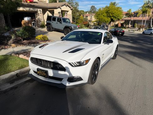 Used 2017 Ford Mustang GT Premium w/ Equipment Group 401A image 2