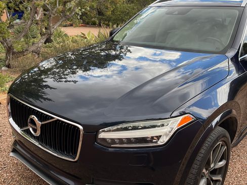 Used 2016 Volvo XC90 T6 Momentum w/ Momentum Plus Package AWD/4WD image 9
