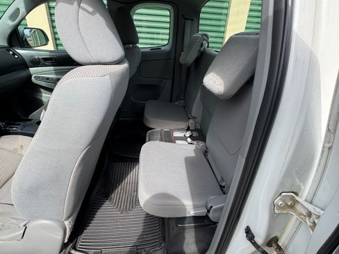 Used 2015 Toyota Tacoma 4x4 Access Cab V6 image 17