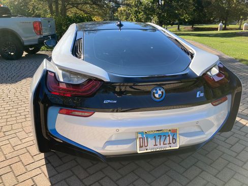 Used 2016 BMW i8 image 2