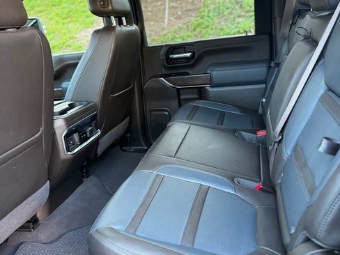 Used 2022 GMC Sierra 2500 Denali w/ Denali Ultimate Package image 10