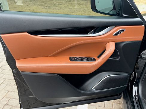 Used 2019 Maserati Levante S image 5