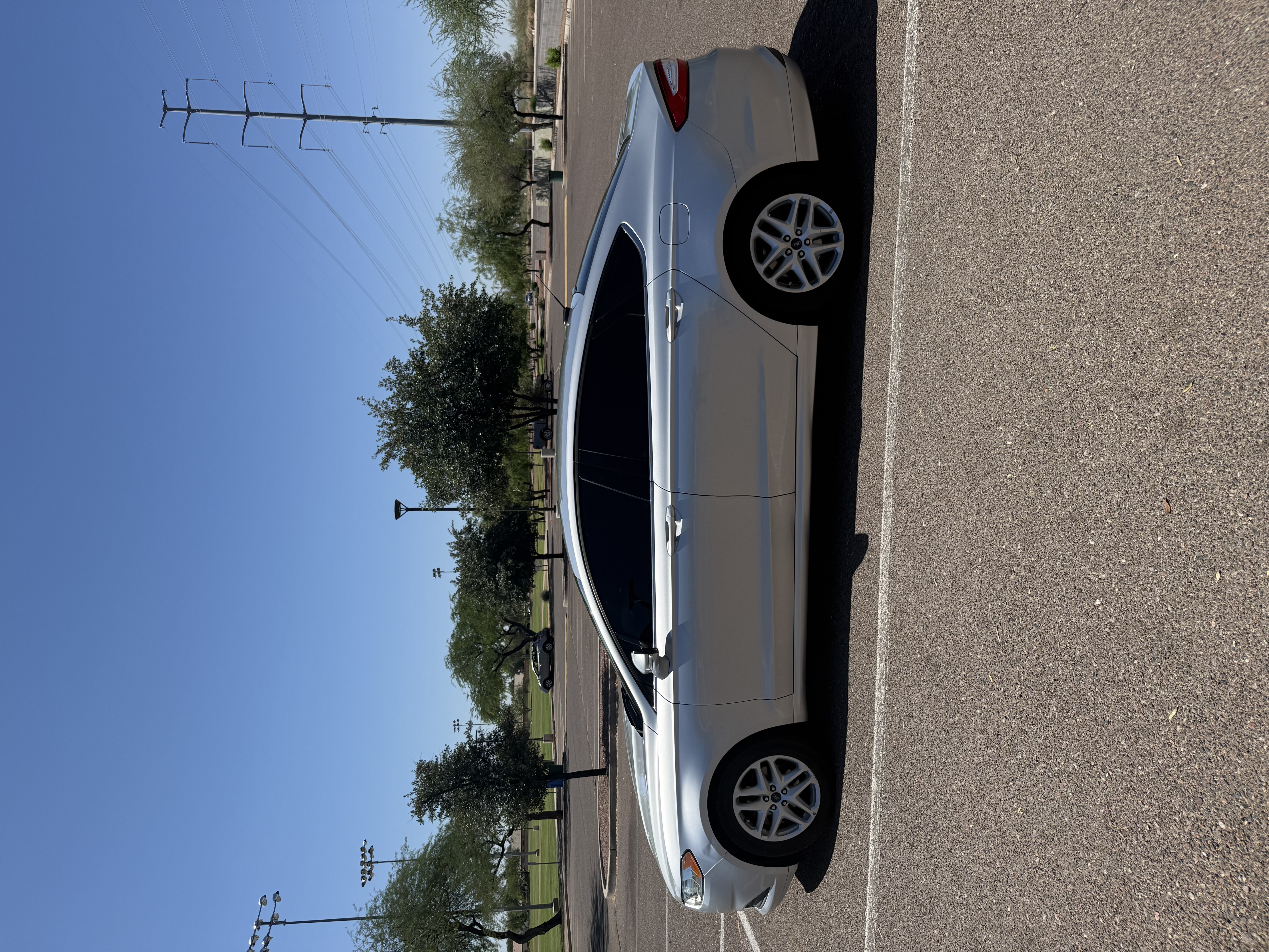 Used 2016 Ford Fusion SE FWD image 9