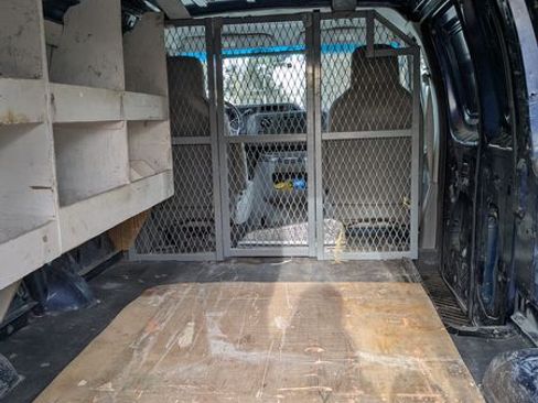 Used 2009 Ford E-250 and Econoline 250 image 3