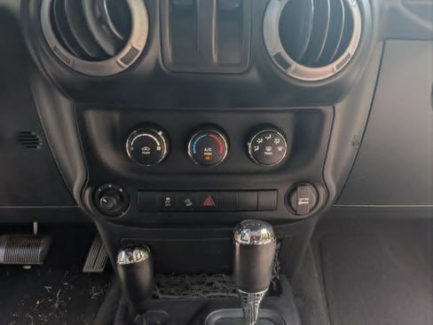 Used 2013 Jeep Wrangler Sport AWD/4WD image 14