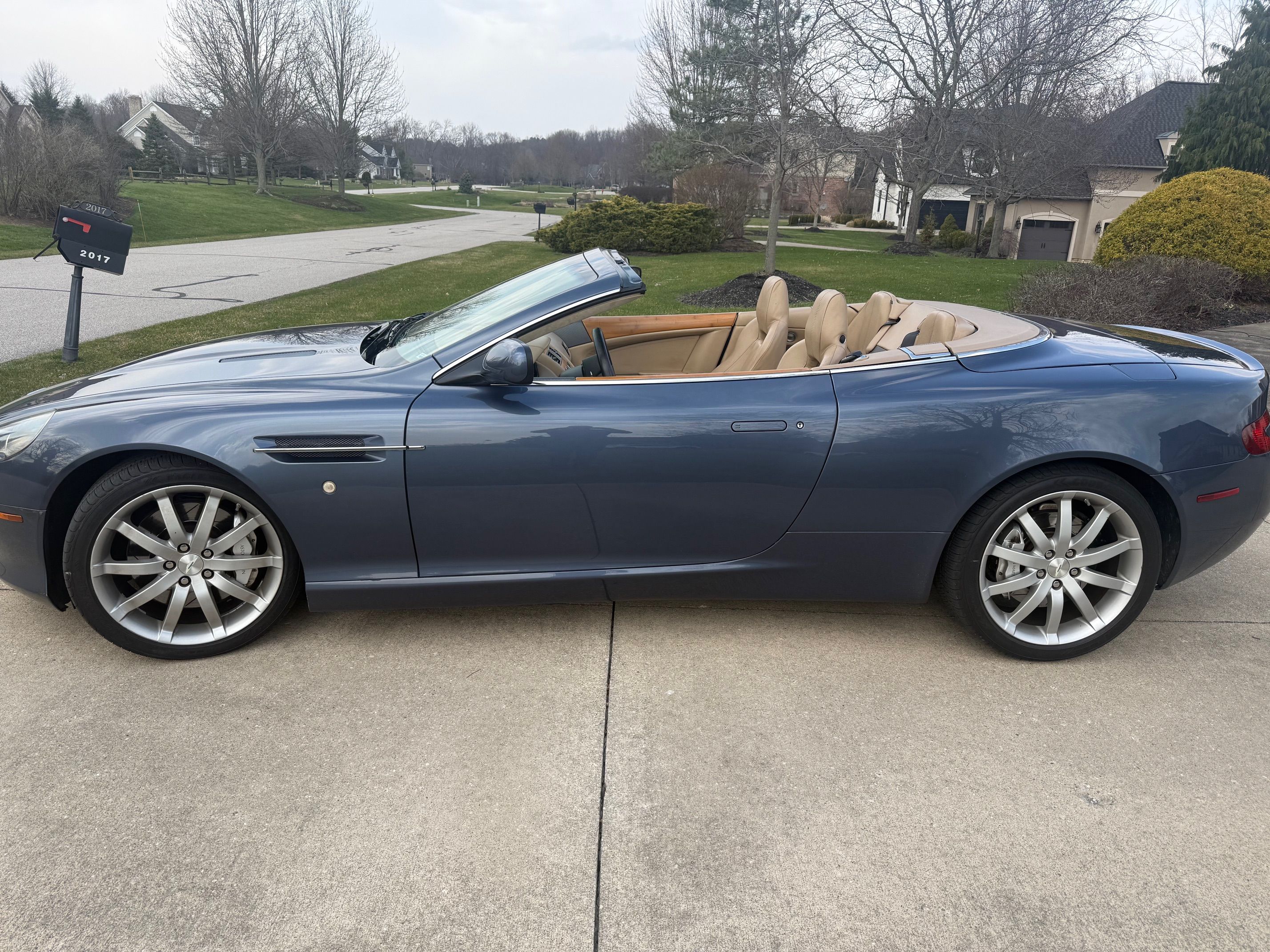 Used 2008 Aston Martin DB9 Volante RWD image 1