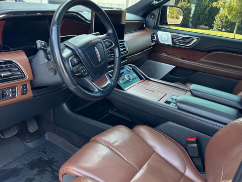 Used 2023 Lincoln Navigator Reserve image 20