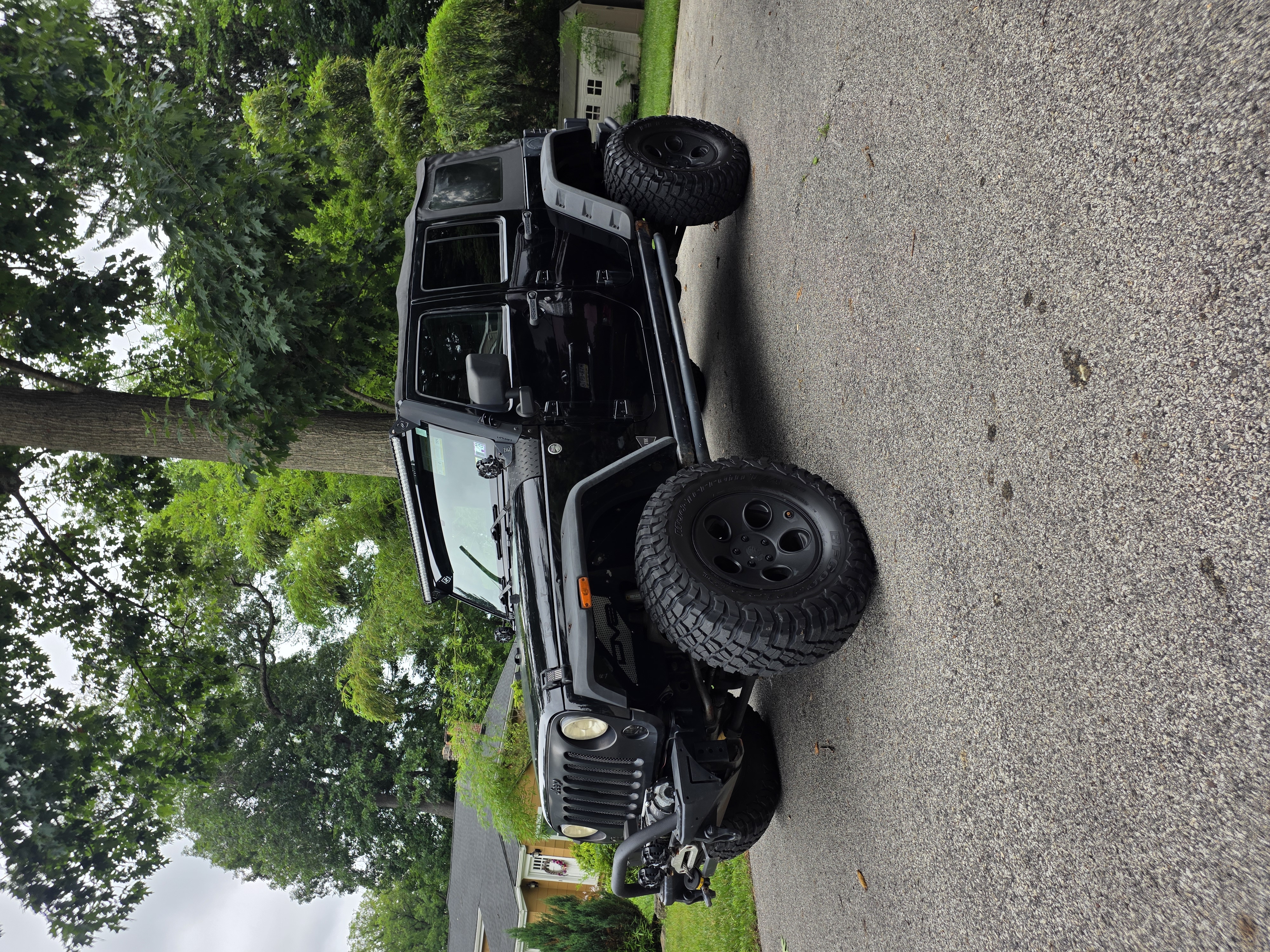 Used 2009 Jeep Wrangler Unlimited Rubicon w/ Dual Top Group AWD/4WD image 18