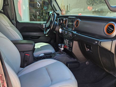 Used 2022 Jeep Gladiator Mojave w/ LED Lighting Group image 5