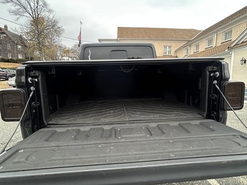 Used 2021 Jeep Gladiator Rubicon w/ Cold Weather Group image 19