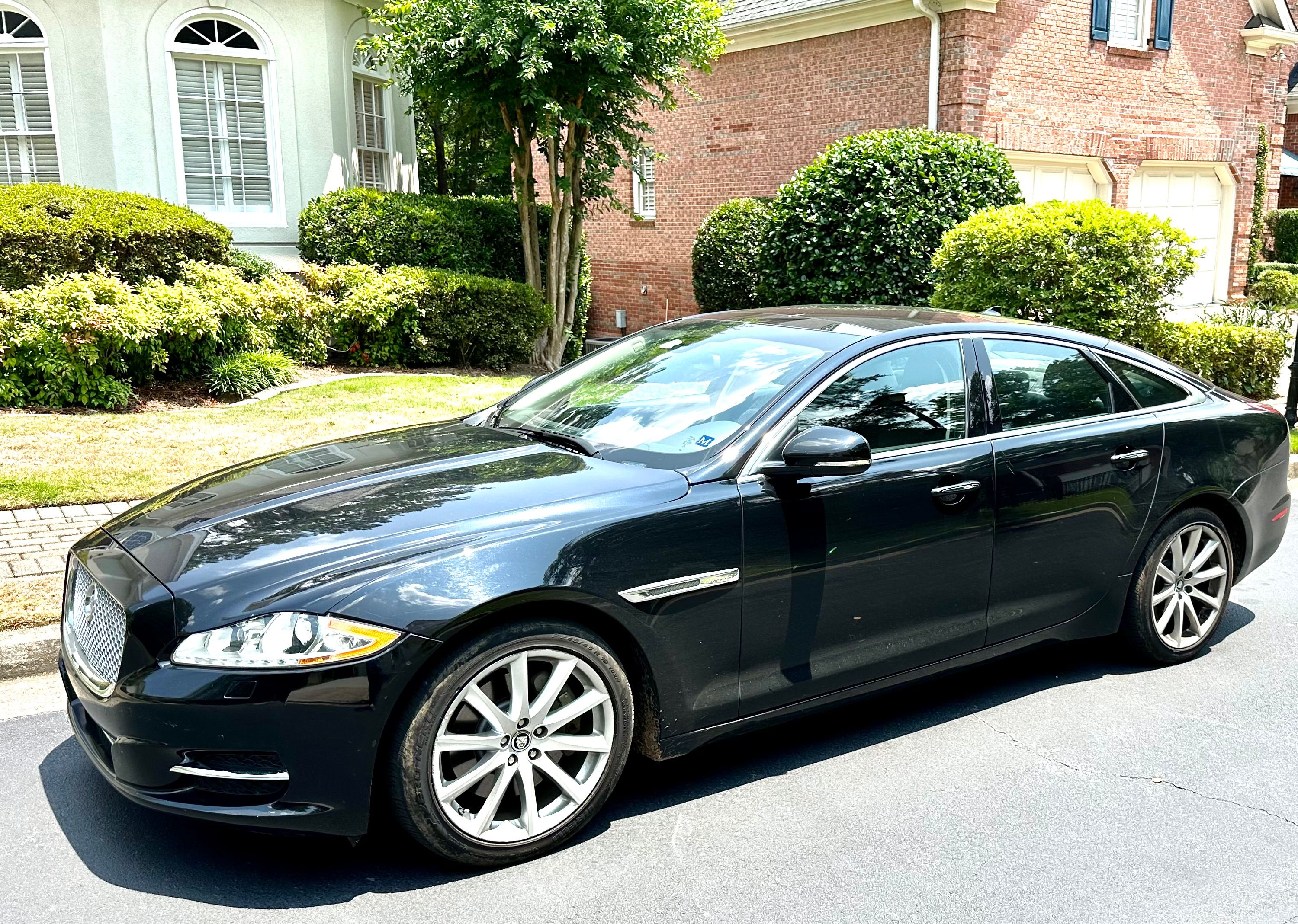 Used 2013 Jaguar XJ RWD image 5