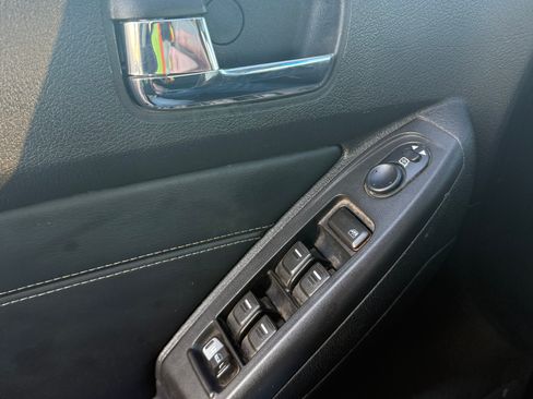 Used 2009 HUMMER H3T image 9