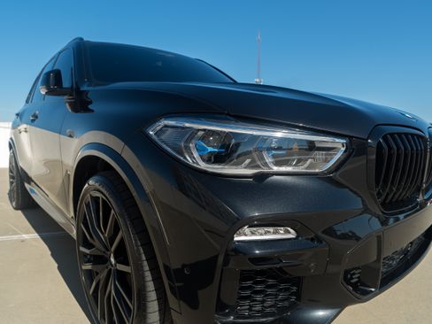 Used 2020 BMW X5 M50i w/ Executive Package image 28