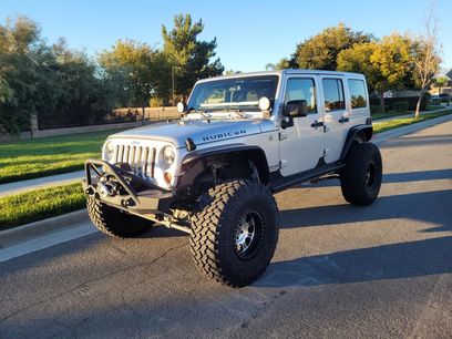 Used 2012 Jeep Wrangler Unlimited Rubicon w/ Connectivity Group