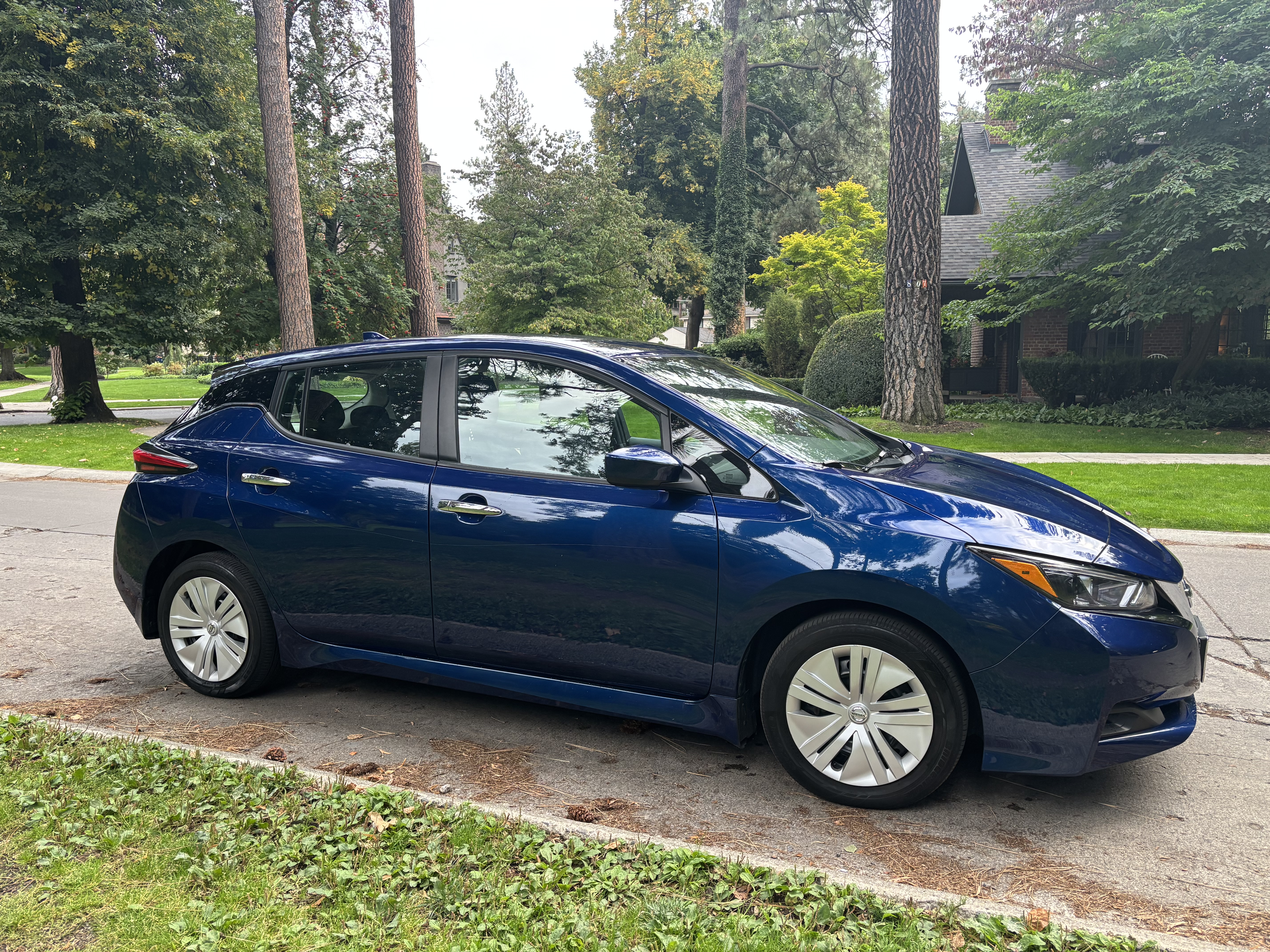 Used 2022 Nissan Leaf S FWD image 5