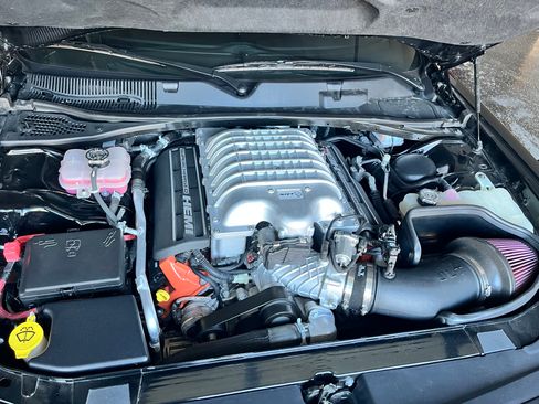 Used 2016 Dodge Challenger SRT Hellcat image 14