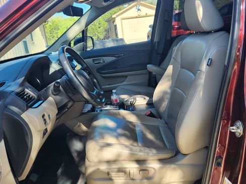 Used 2020 Honda Pilot Touring image 13