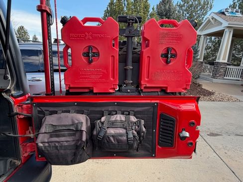 Used 2016 Jeep Wrangler Unlimited Rubicon image 19