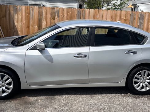 Used 2015 Nissan Altima 2.5 S w/ Power Driver Seat Package FWD image 10