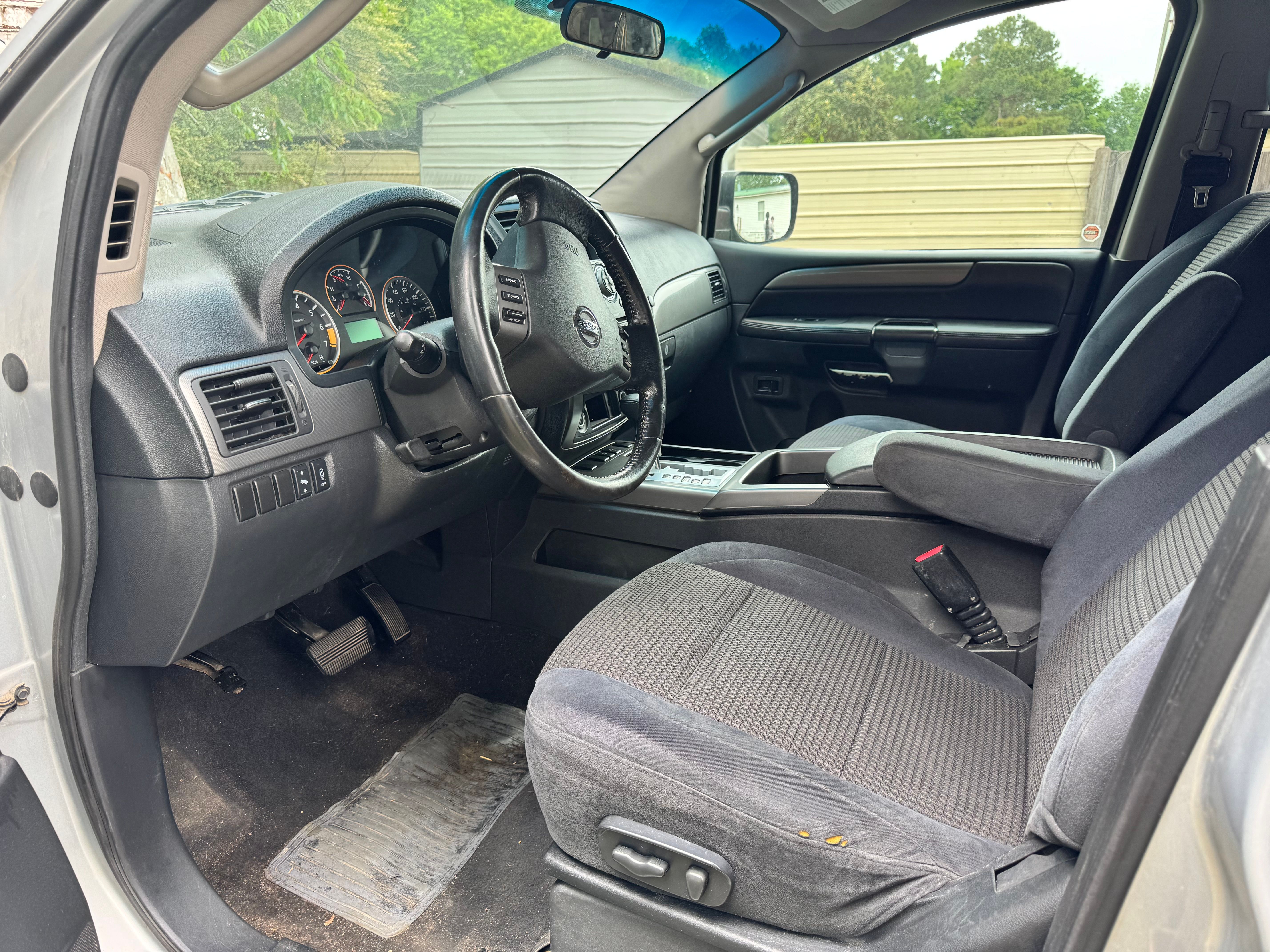 Used 2011 Nissan Armada SV AWD/4WD image 10