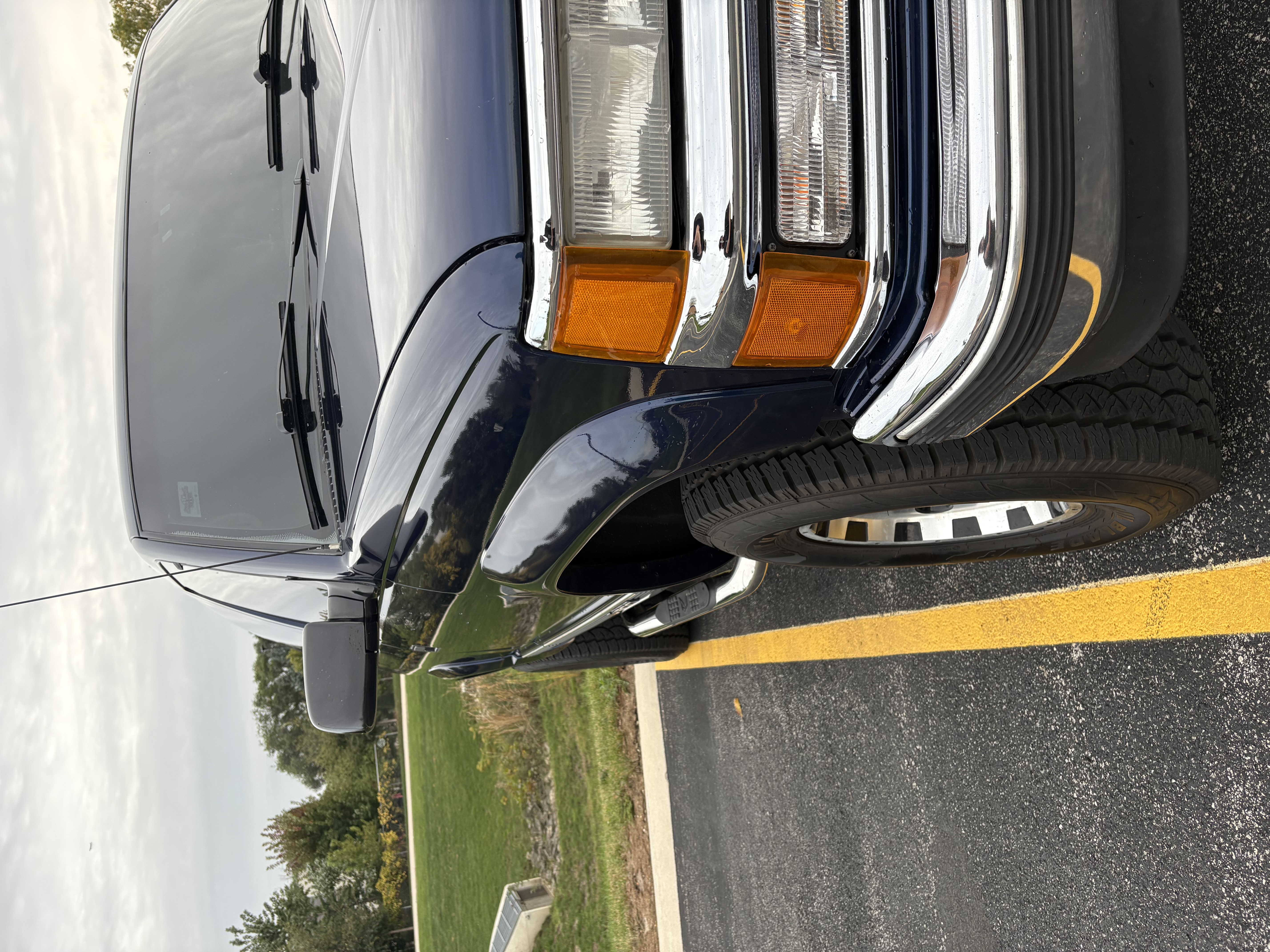 Used 1995 Chevrolet Tahoe 4WD 2-Door image 11