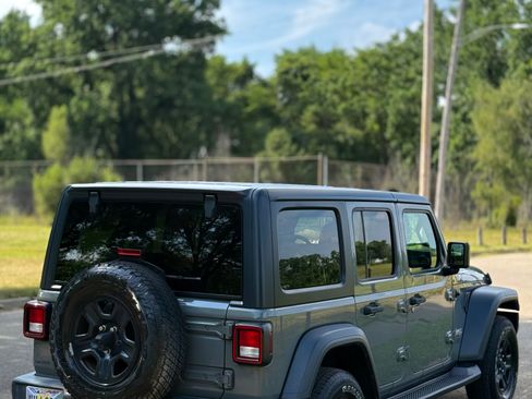 Used 2018 Jeep Wrangler Unlimited Sport AWD/4WD image 4
