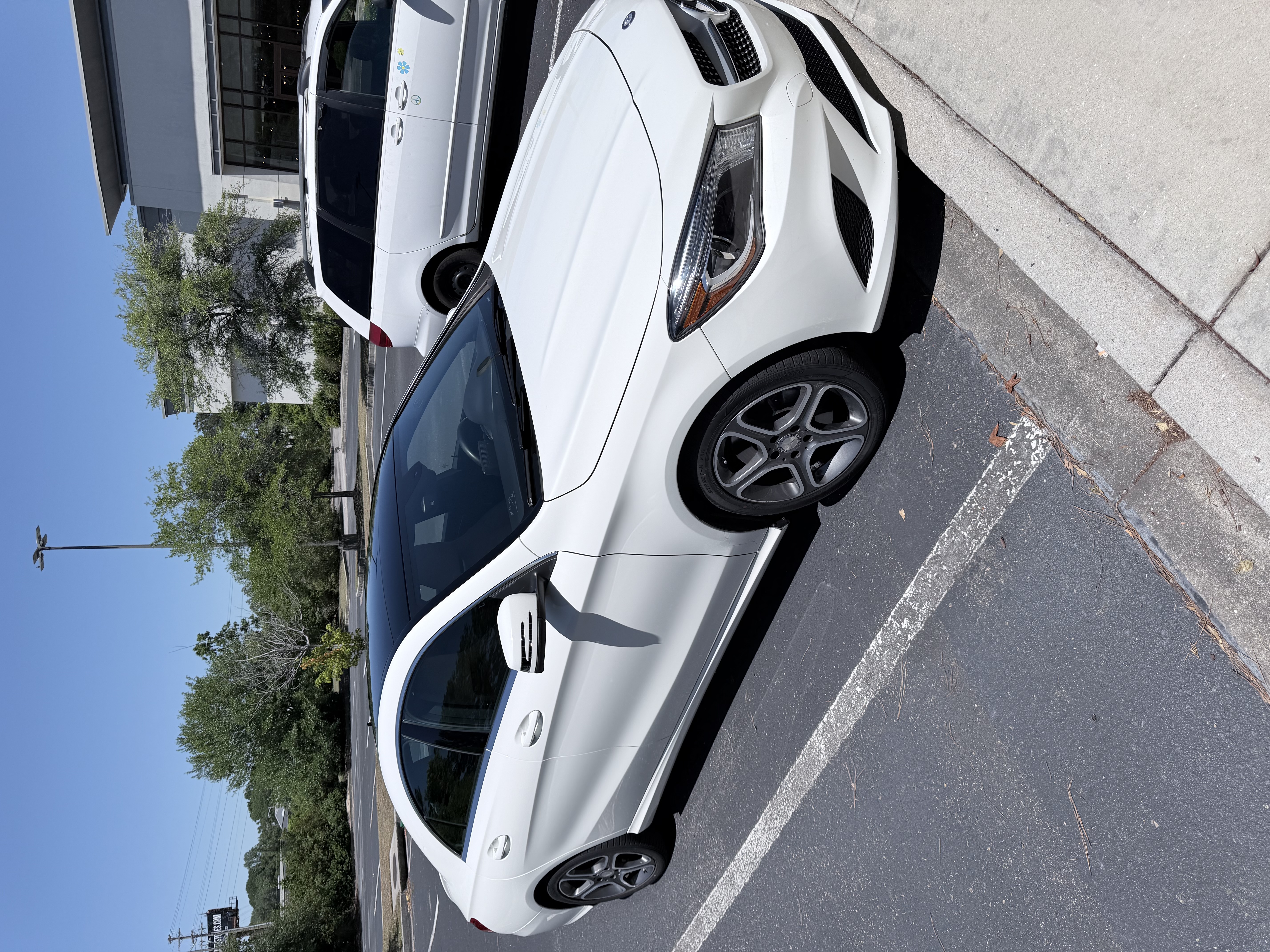 Used 2014 Mercedes-Benz CLA 250 image 1
