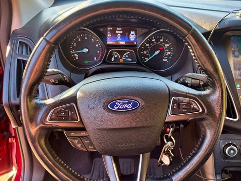 Used 2016 Ford Focus SE image 10