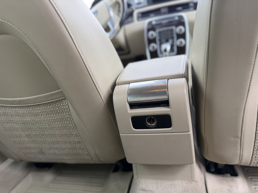 Used 2016 Volvo XC70 T5 Platinum w/ Protection Package AWD/4WD image 19