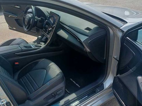 Used 2021 Toyota Avalon XSE w/ Carpet Mat Package (TMS) FWD image 8