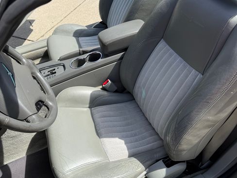 Used 2004 Ford Thunderbird Pacific Coast RWD image 18