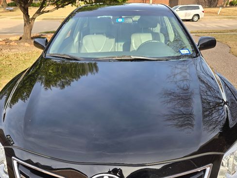 Used 2010 Toyota Camry XLE image 6