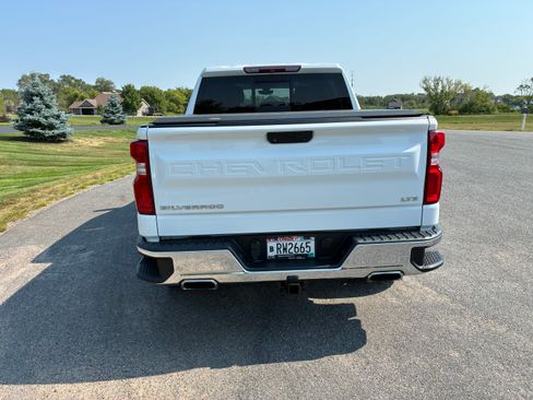 Used 2019 Chevrolet Silverado 1500 LTZ w/ LTZ Premium Package AWD/4WD image 5