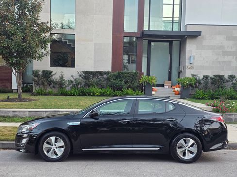 Used 2015 Kia Optima LX image 2