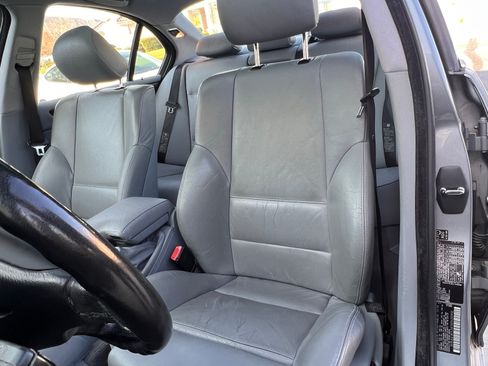 Used 2003 BMW 330xi Sedan image 23