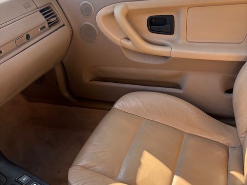 Used 1998 BMW 323i 323i Convertible 2D image 9