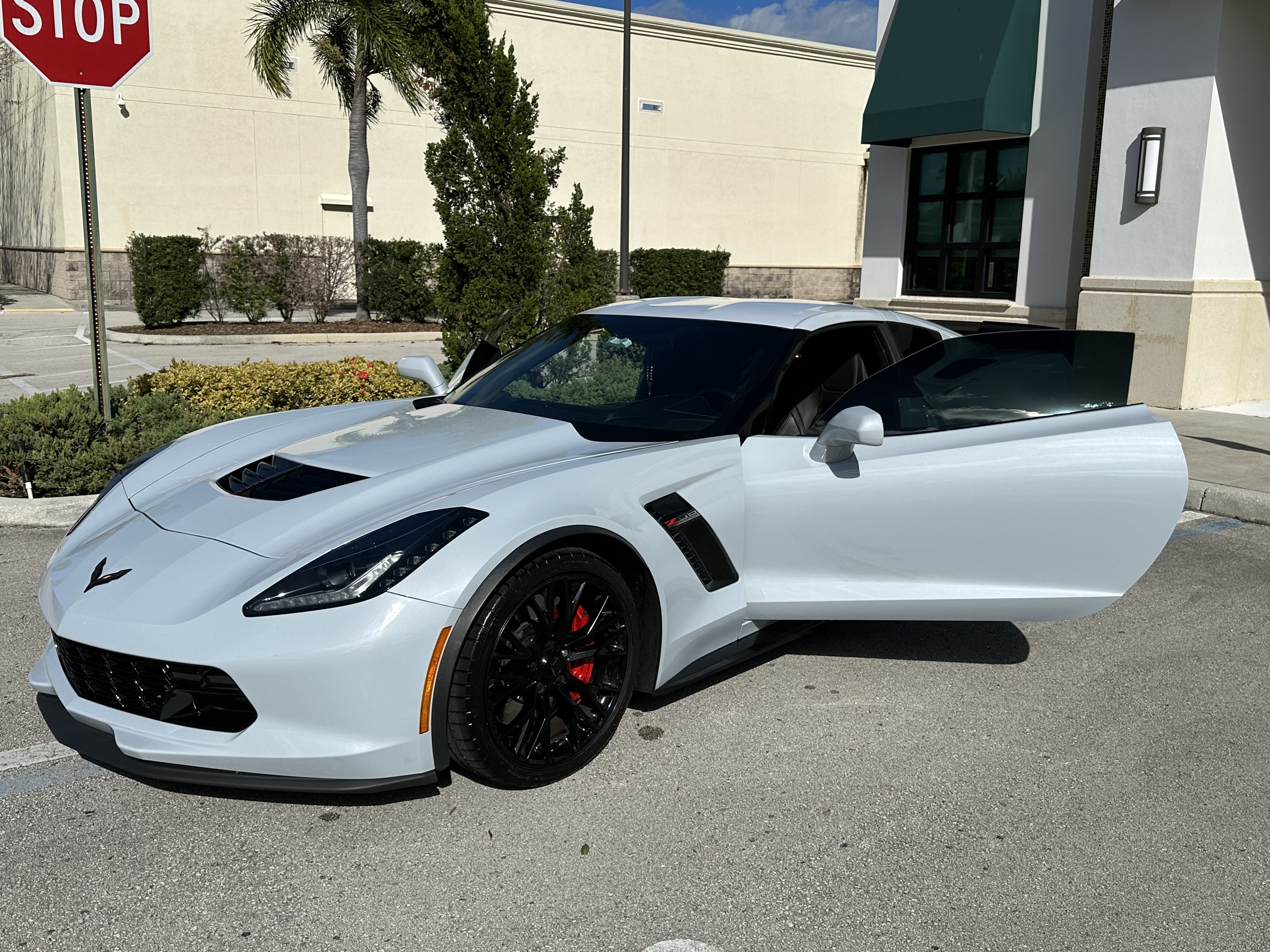 Used 2019 Chevrolet Corvette Z06 RWD image 9