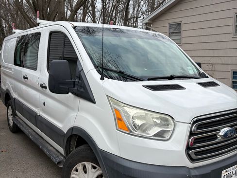 Used 2015 Ford Transit 250 130 Low Roof w/ Exterior Upgrade Package image 4