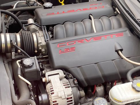 Used 2006 Chevrolet Corvette Convertible w/ Preferred Equipment Group RWD image 19
