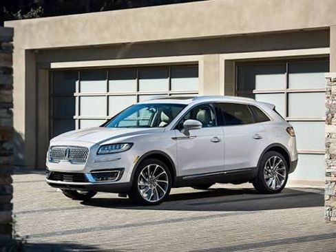 Used 2019 Lincoln Nautilus Select image 5