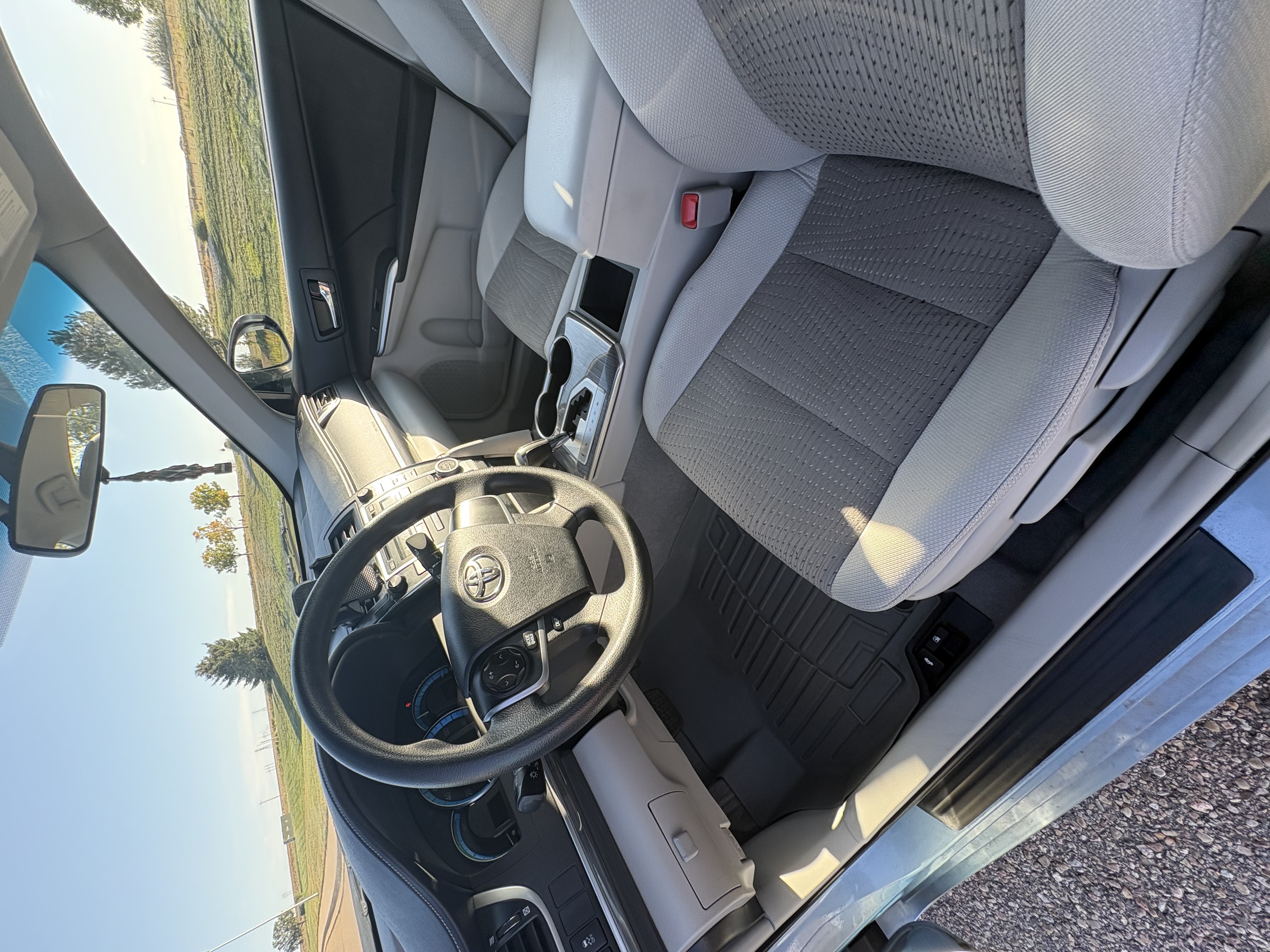 Used 2012 Toyota Camry LE FWD image 8