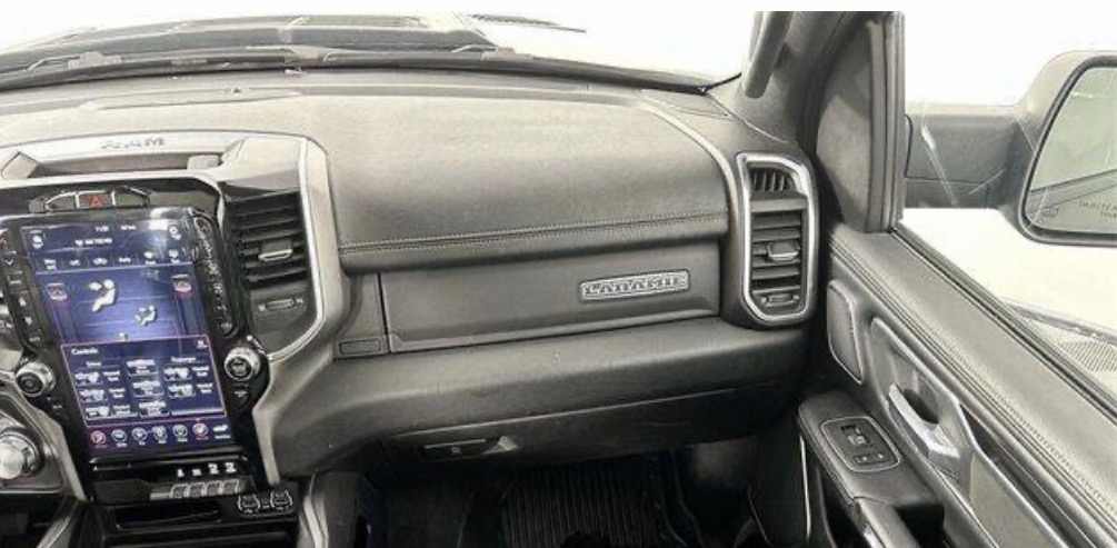 Used 2021 RAM 1500 Laramie AWD/4WD image 11