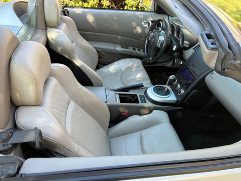 Used 2006 Nissan 350Z Touring image 15