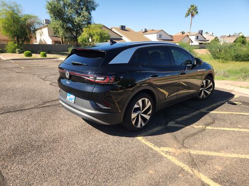 Used 2021 Volkswagen ID.4 Pro S w/ Gradient Package image 8