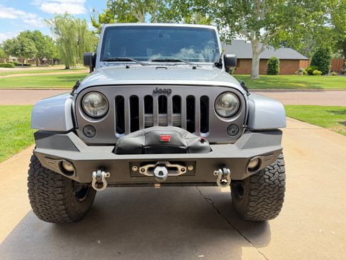 Used 2014 Jeep Wrangler Unlimited Sahara w/ Max Tow Package AWD/4WD image 5