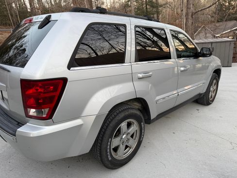 Used 2006 Jeep Grand Cherokee Limited image 5