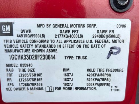 Used 2006 Chevrolet Silverado 3500 LT w/ Heavy-Duty Power Package image 10