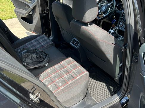 Used 2017 Volkswagen GTI S image 10