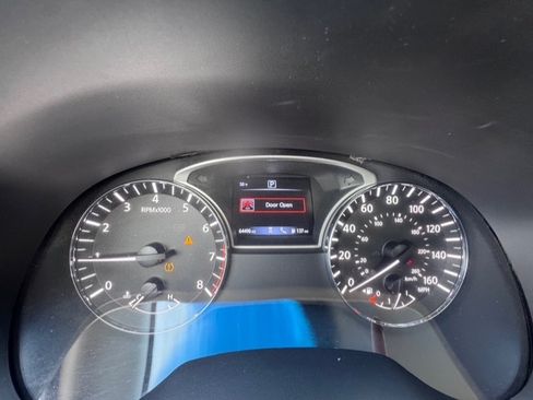 Used 2017 Nissan Pathfinder Platinum w/ Cargo Package image 6